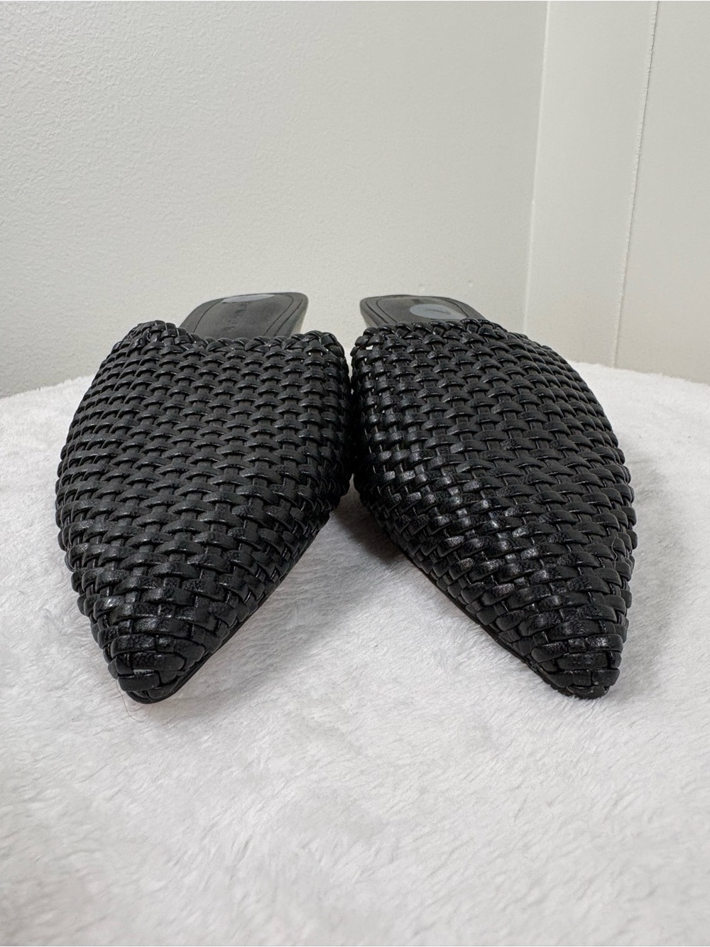 WHO WHAT WEAR black woven slide/slip-ons/mule 7 - Picture 5 of 7